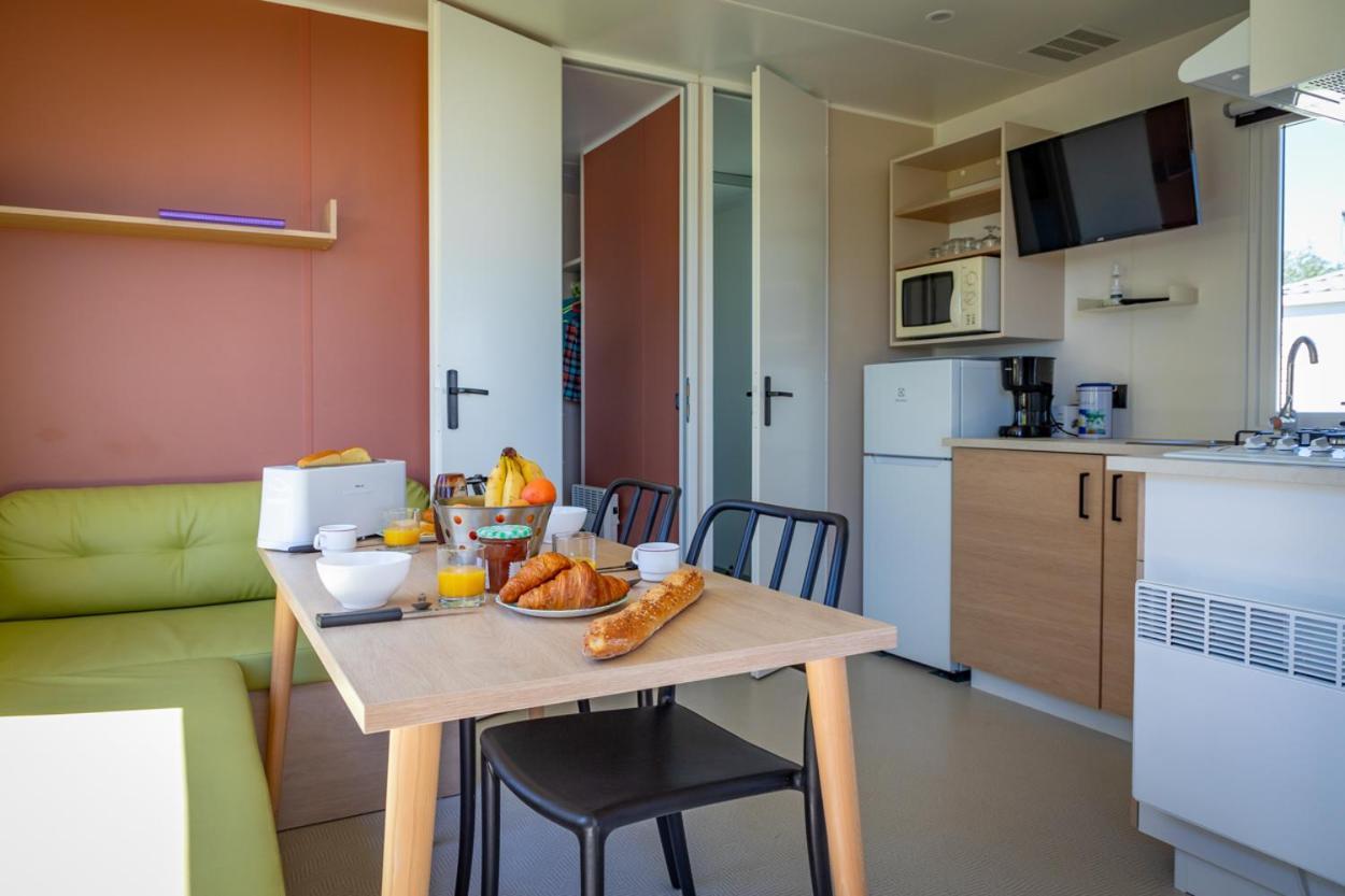 Camping L'Oasis Damgan Exteriör bild