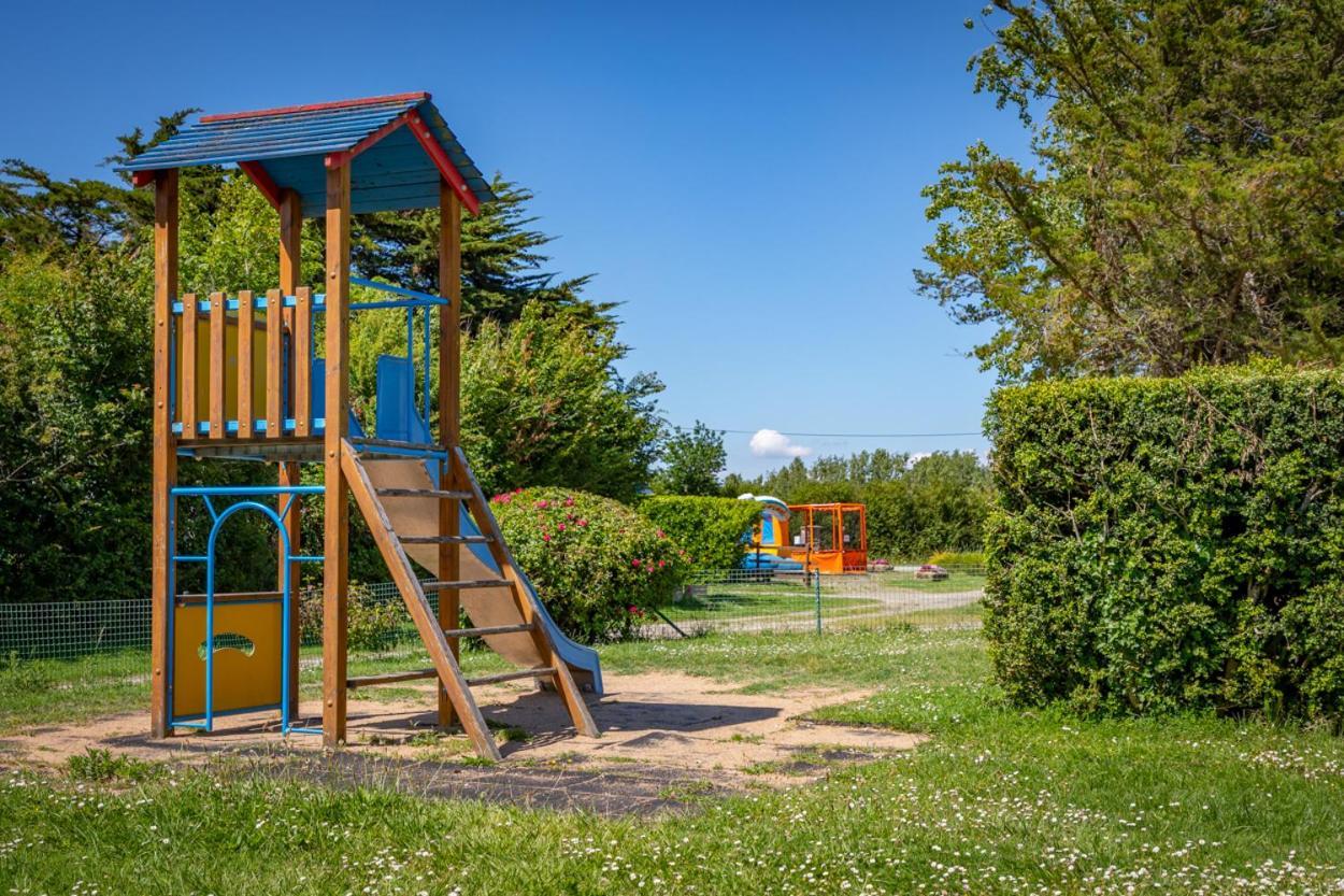 Camping L'Oasis Damgan Exteriör bild